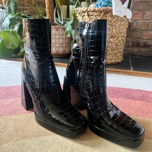 Jamie Croc Black Platform Boots - Princess Polly